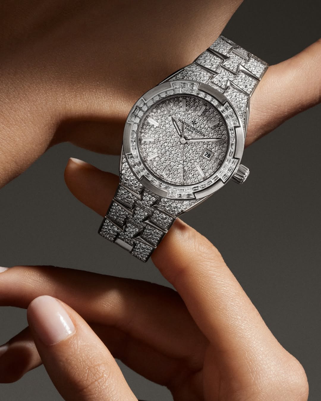 Vacheron Constantin Overseas Self-Winding High Jewellery diamond watch white gold